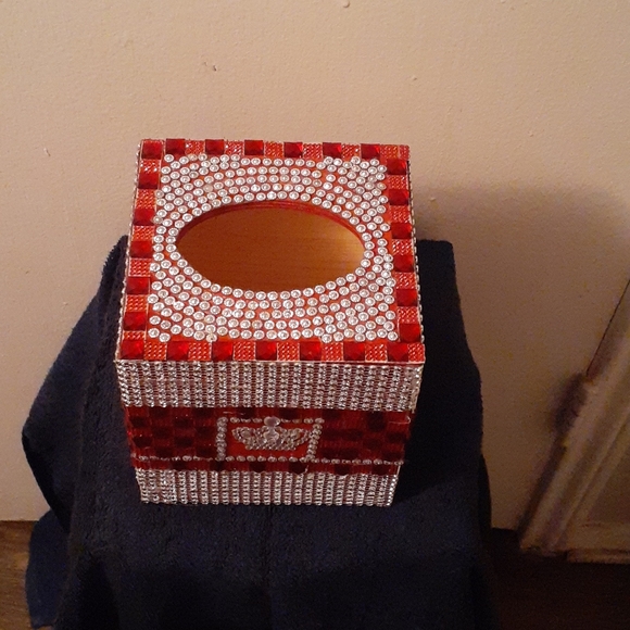 Hand Crafted tisue box holder - Picture 1 of 3
